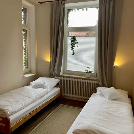 Schoene Altbauwohnung Direkt An Der Kesselschleuse! *