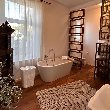 Schoene Altbauwohnung Direkt An Der Kesselschleuse! Апартаменты Эмден