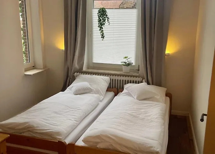 Schoene Altbauwohnung Direkt An Der Kesselschleuse!