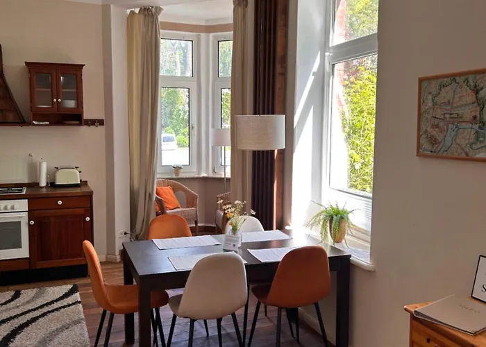 Schoene Altbauwohnung Direkt An Der Kesselschleuse! Daire *