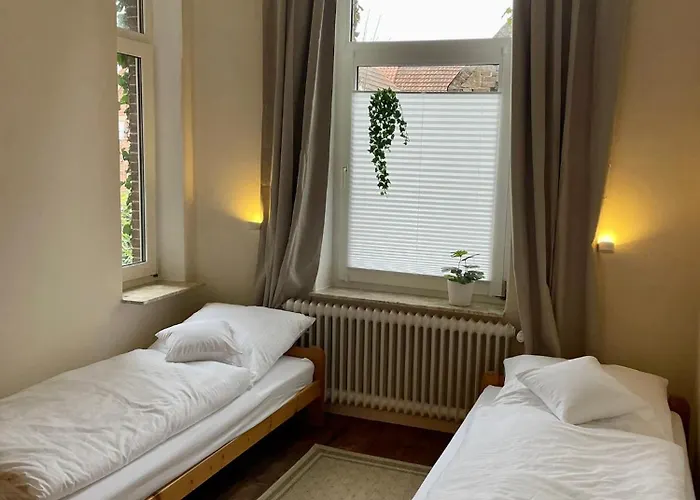 Schoene Altbauwohnung Direkt An Der Kesselschleuse! *