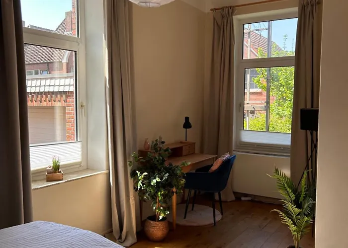 Schoene Altbauwohnung Direkt An Der Kesselschleuse! * Emden